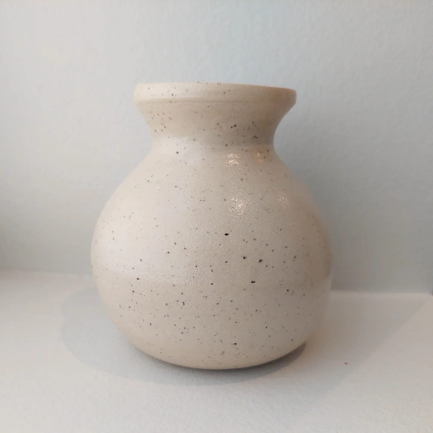 Markvase i stentøj
